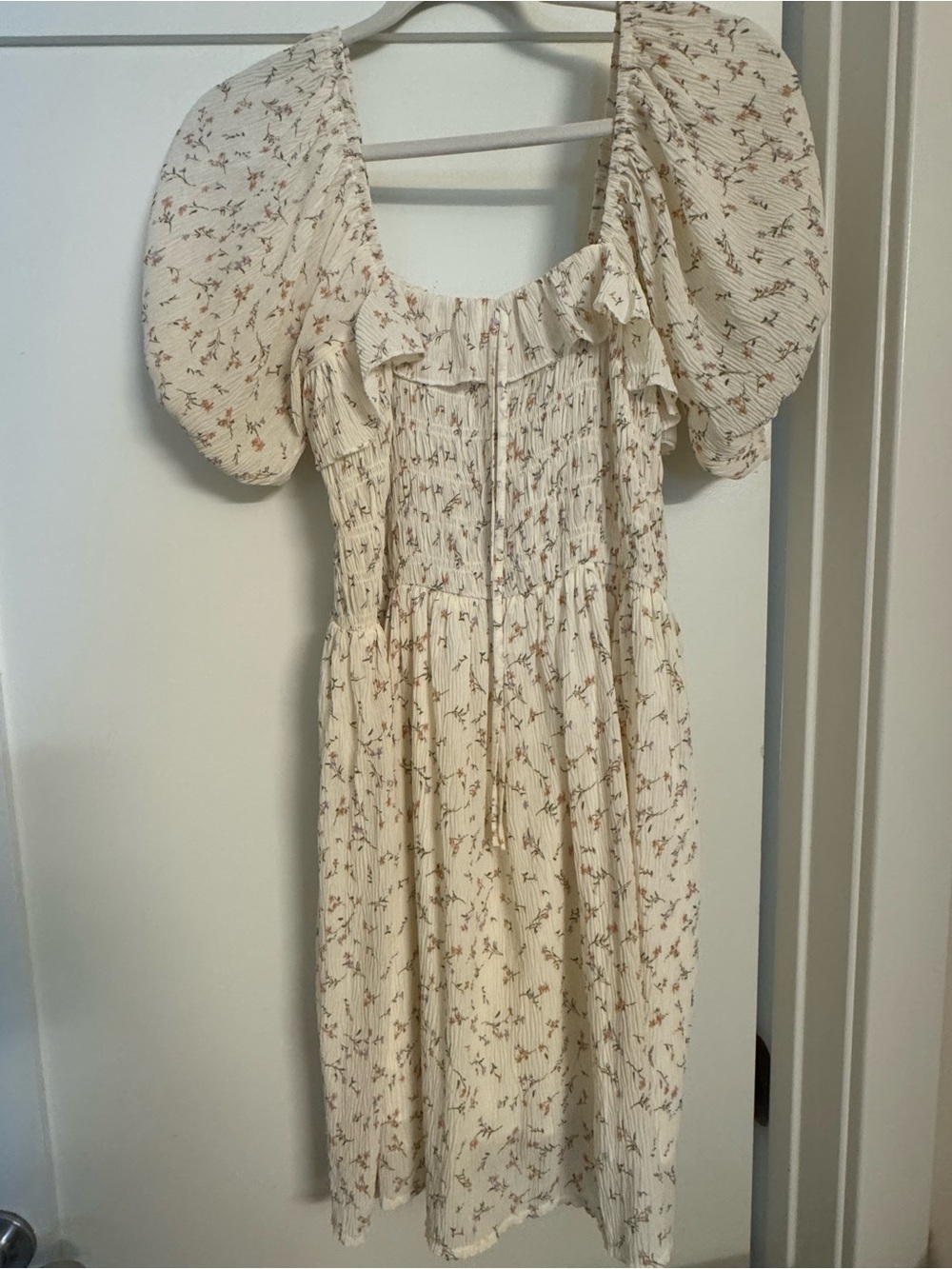 Carly Jean Los Angeles Cream Floral Puff-Sleeve Dress
